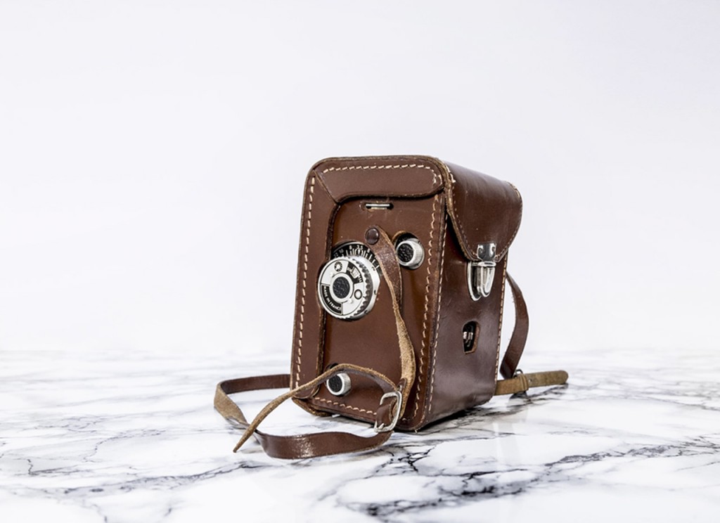 Photographic camera vintage, brown leather case