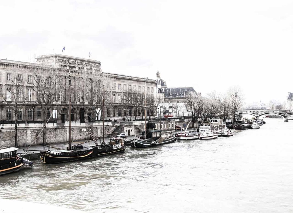 Bateaux et Péniches sur les bords de Seine à Paris (Photo)