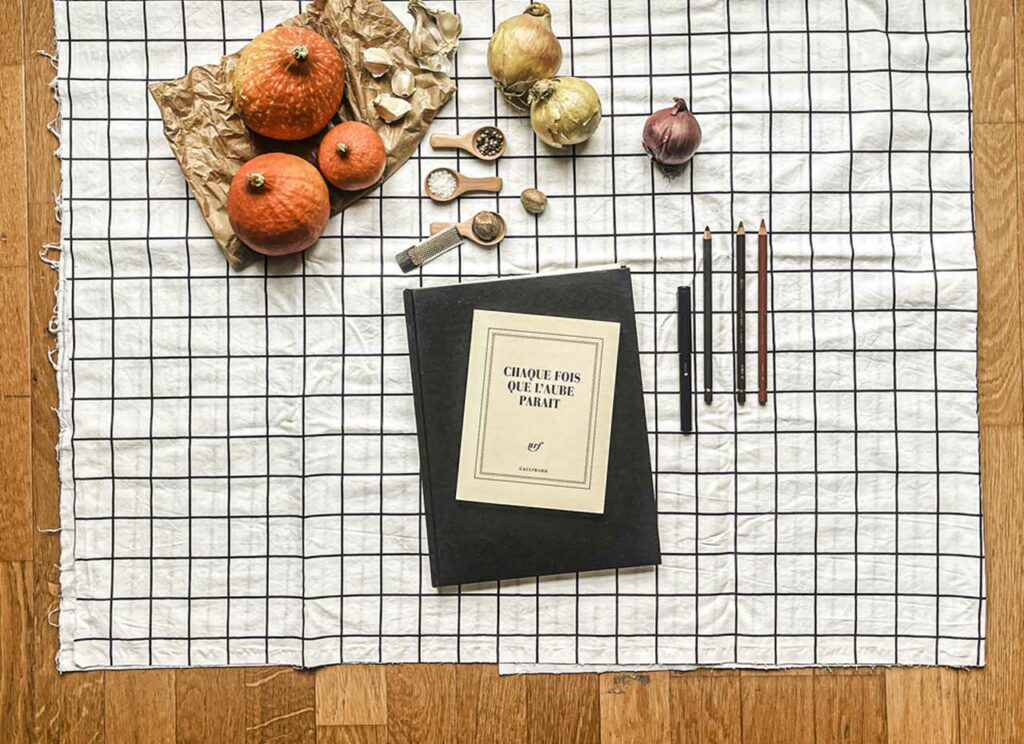 The sketchbook ready to be filled with with ink, pastel, watercolor, crayon, turning earthy gourds into living poems. And the recipes book !